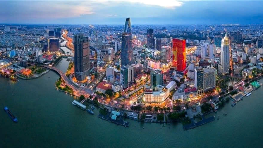 Time for Vietnam to rise up and break through middle-income trap